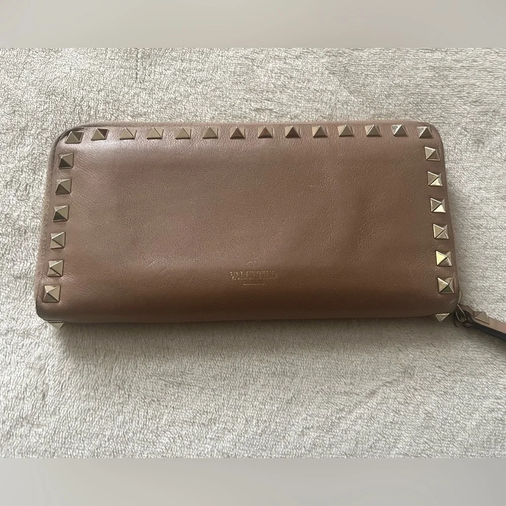 Valentino Garavani Rock Stud Pink Wallet with Gold Studs EUC - Picture 6 of 16
